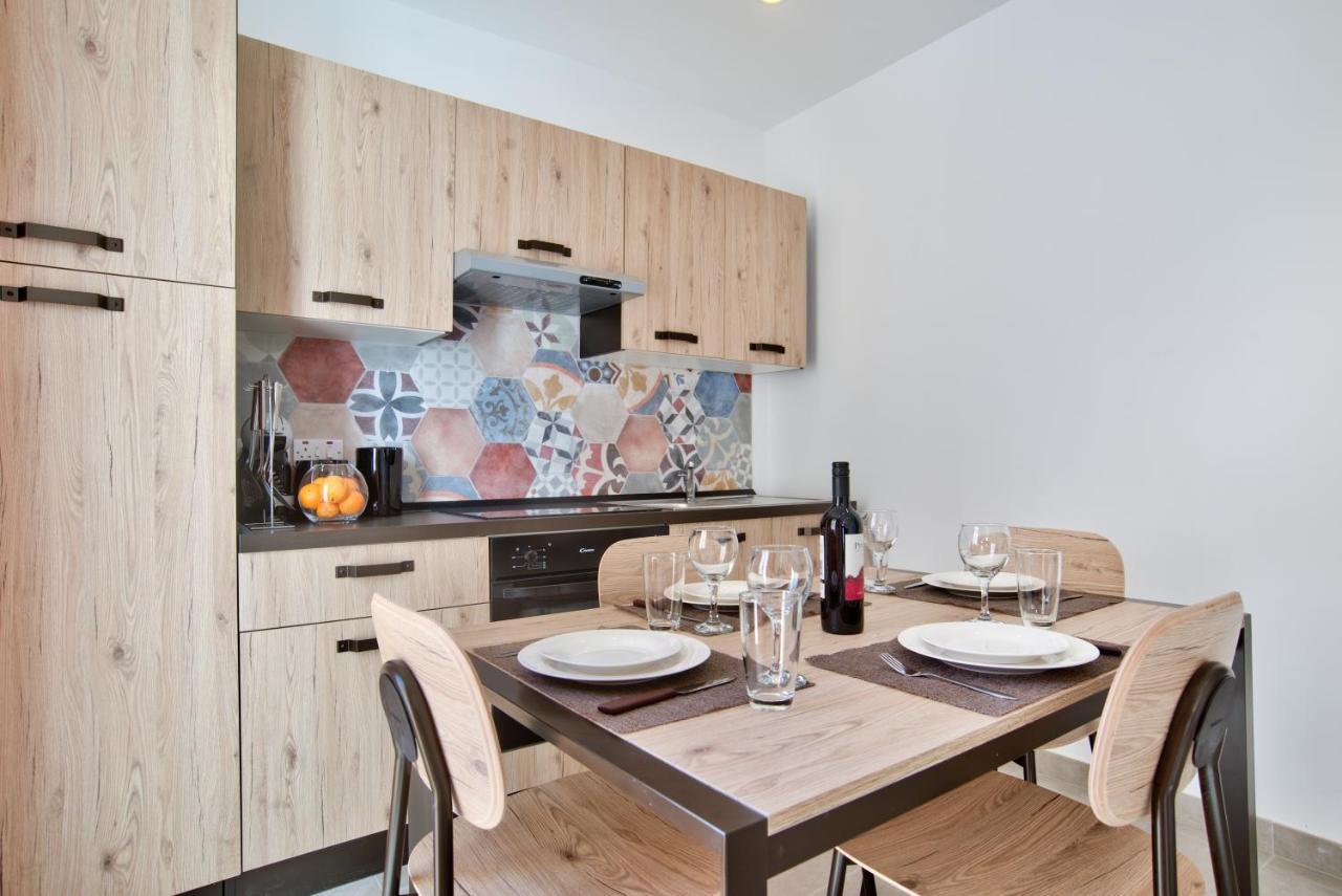 Sliema 2-Bedroom Central Apartments And Penthouse With Jacuzzi Екстериор снимка