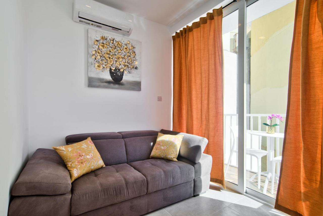 Sliema 2-Bedroom Central Apartments And Penthouse With Jacuzzi Екстериор снимка