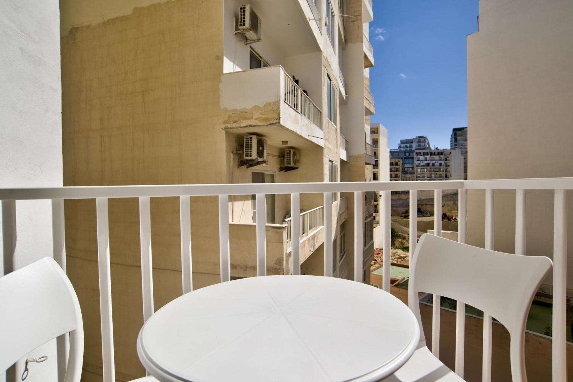 Sliema 2-Bedroom Central Apartments And Penthouse With Jacuzzi Екстериор снимка